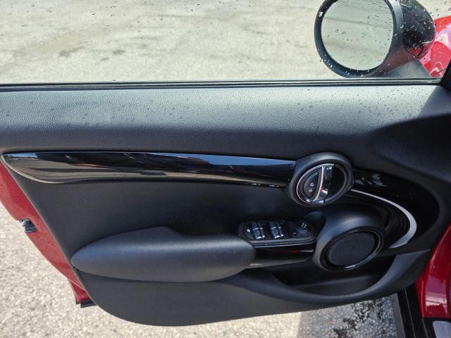 MINIHardtop 4 Door Cooper S Hatchback 4D11