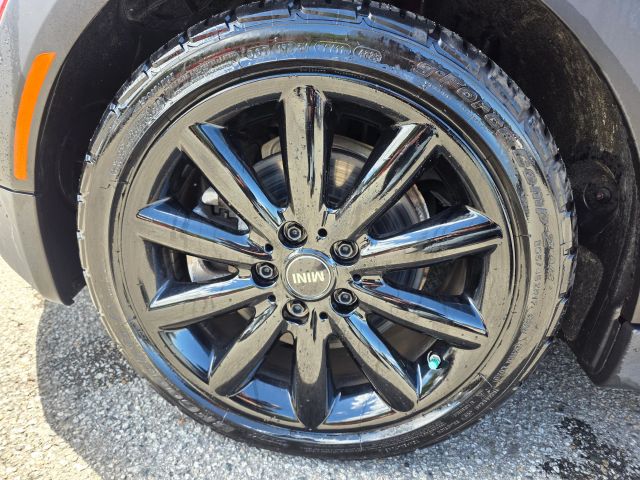 MINIHardtop 4 Door Cooper S Hatchback 4D9