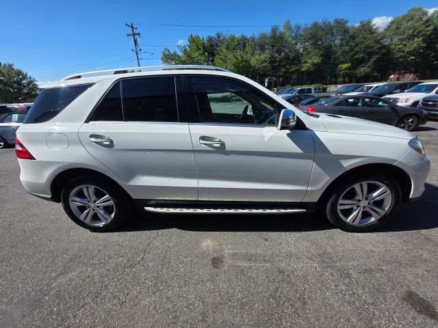 Mercedes-BenzM-Class ML 350 4MATIC Sport Utility 4D4