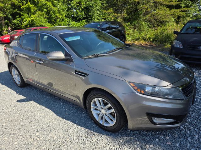 KiaOptima LX Sedan 4D3