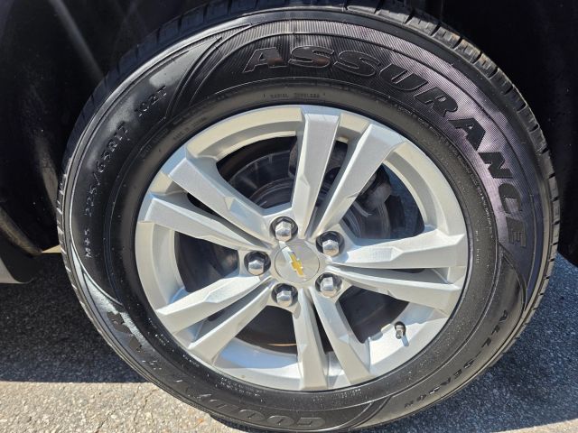ChevroletEquinox LS Sport Utility 4D10