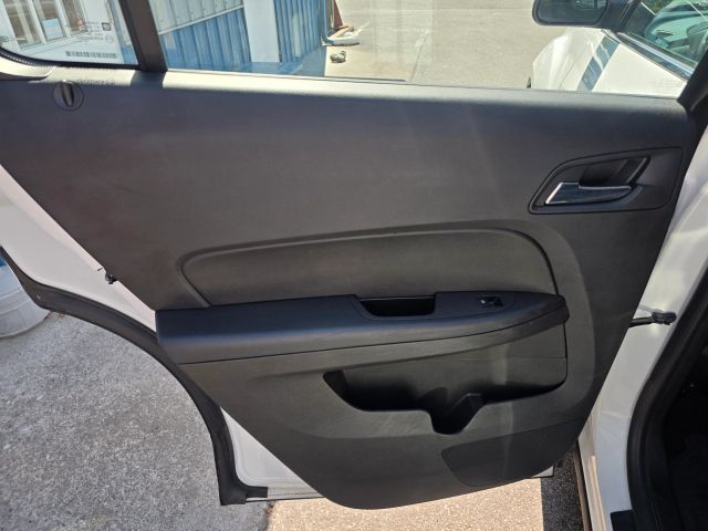 ChevroletEquinox LS Sport Utility 4D17