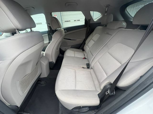 HyundaiTucson SE Sport Utility 4D10