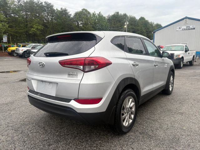 HyundaiTucson SE Sport Utility 4D5