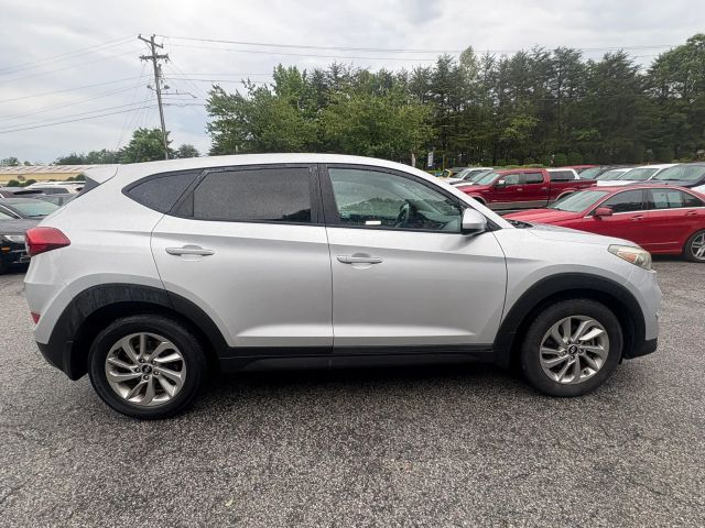 HyundaiTucson SE Sport Utility 4D6
