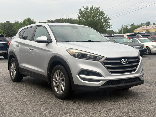HyundaiTucson SE Sport Utility 4D7