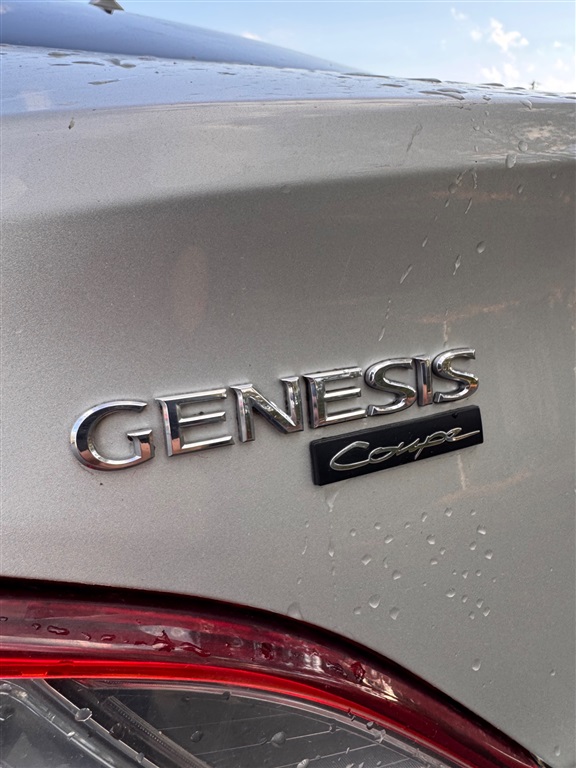 2013 Hyundai Genesis Coupe 2.0T photo