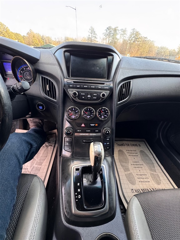 2013 Hyundai Genesis Coupe 2.0T photo