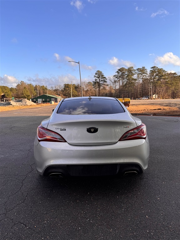 2013 Hyundai Genesis Coupe 2.0T photo