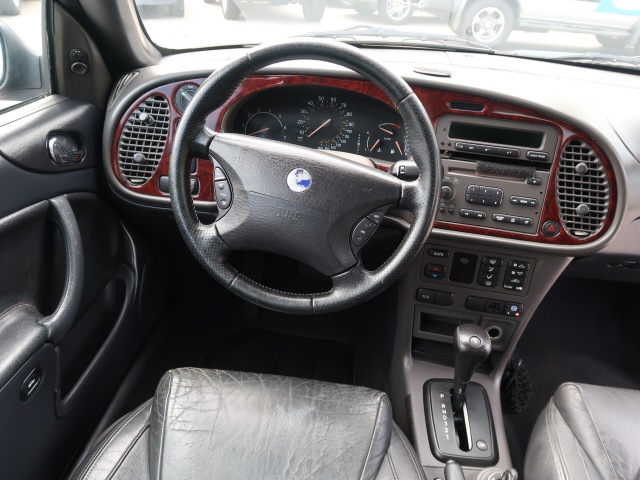 2003 Saab 9-3 SE photo
